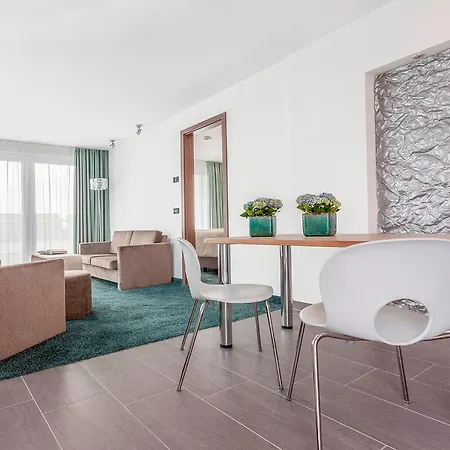 Schelf Gmbh & Co. Kg *